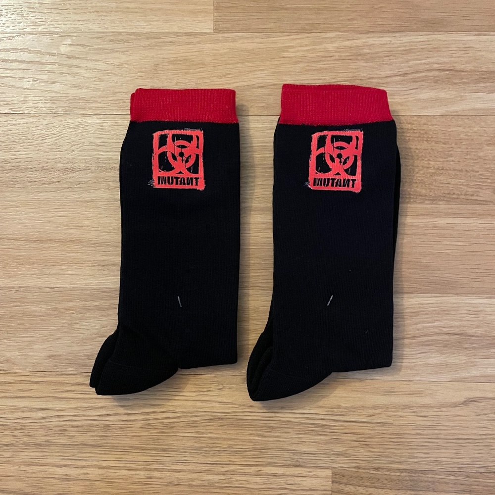 Mutant Born Hardcore Crew Length Gym Black Red Socks Size L (2 Pair)